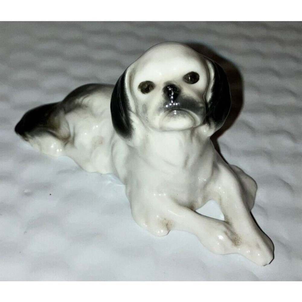 ANTIQUE GERMAN SITZENDORF Japanese Chin DOG MINI FIGURINE NUMBERED 29685 RARE